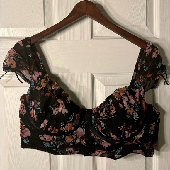 NWT Torrid Floral Bralette - Picture 2 of 4